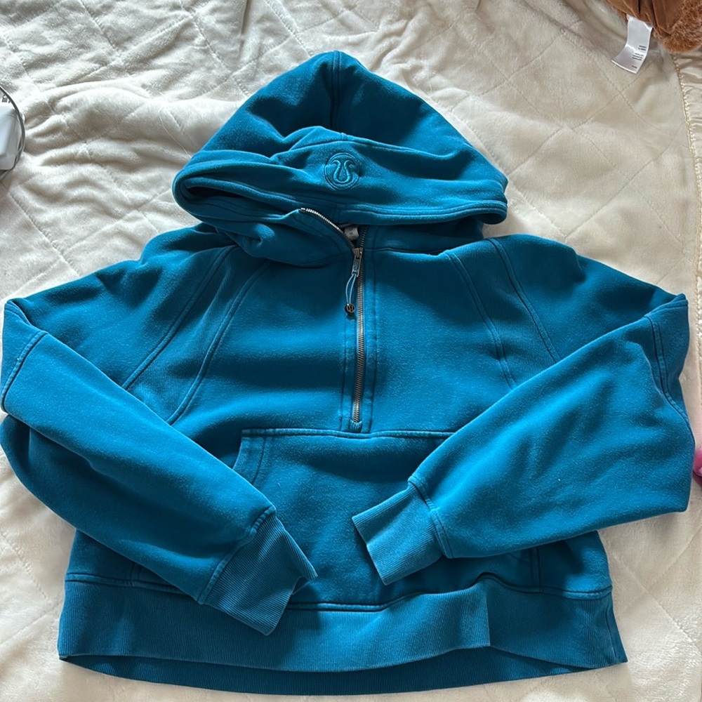 Lululemon blue scuba M/L